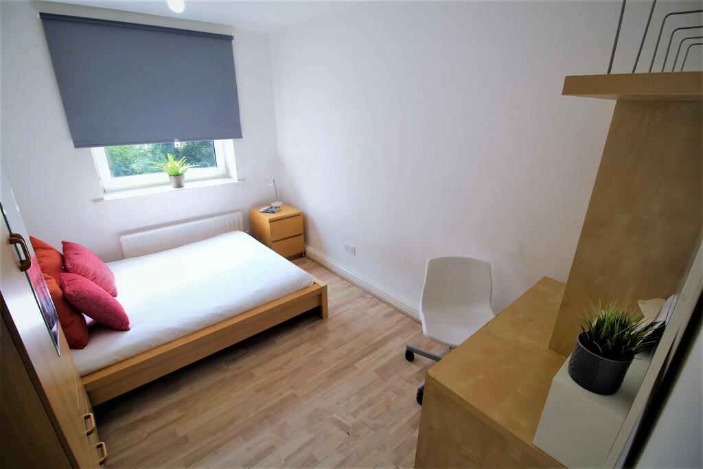 Main image of property: Flat 66, 205 Clarendon Road, Leeds, LS2 9DU