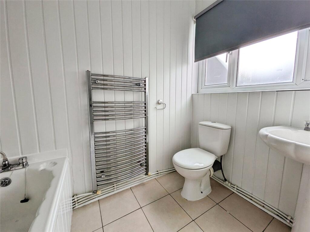 New Road, Sheerness, Kent, ME12 photo 4