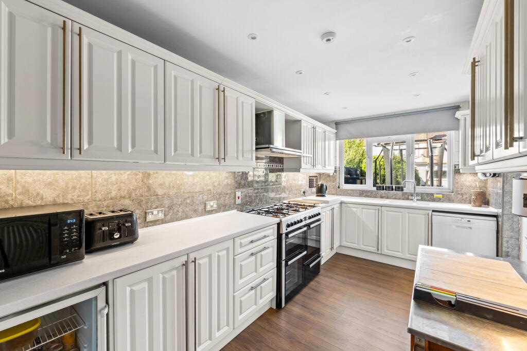 House in Croydon - View 5