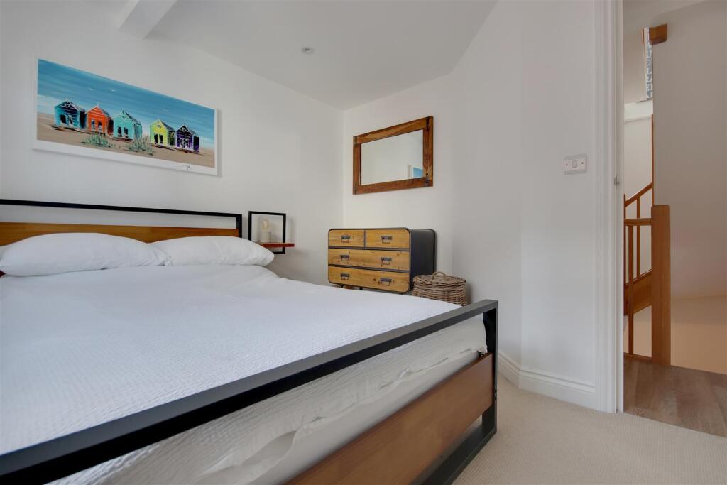House in Southampton - View 5