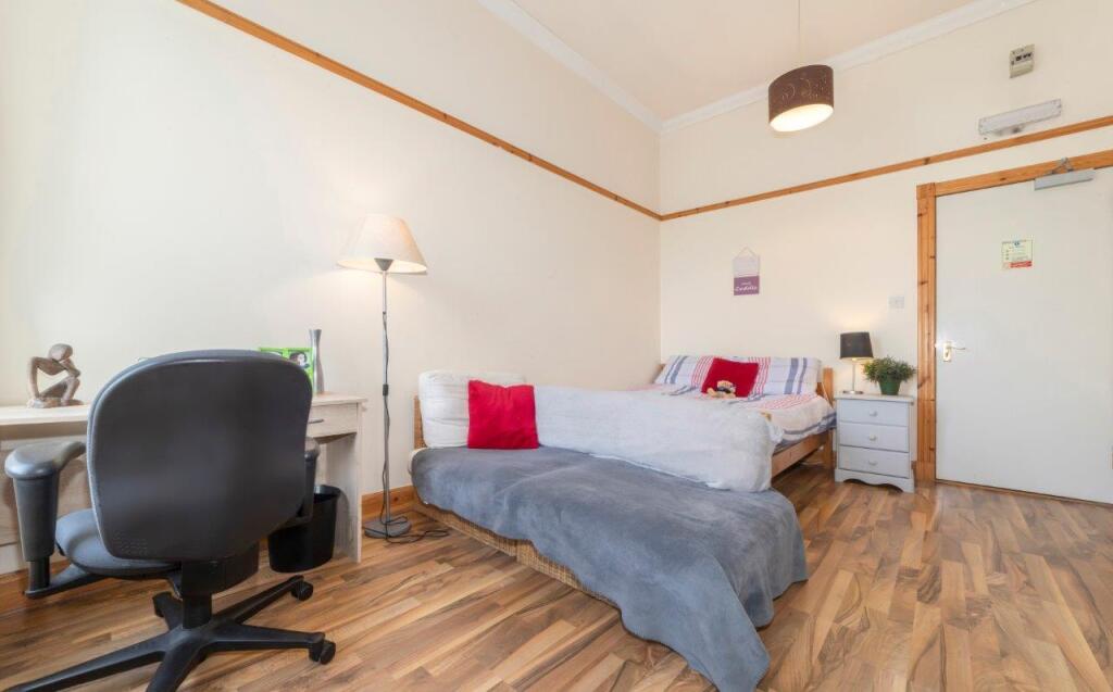 Apartment in Glasgow - View 4