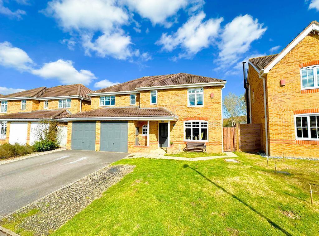 Main image of property: Castell Close, Trowbridge, BA14 7UJ