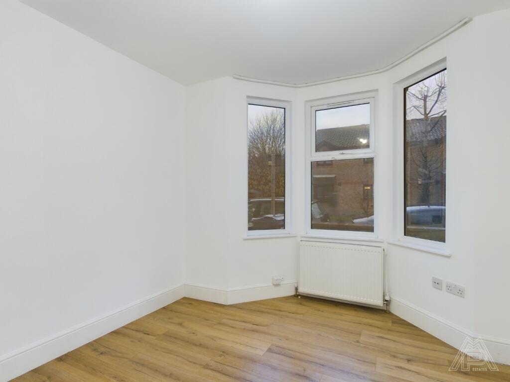 House in Thurrock, Essex - View 4