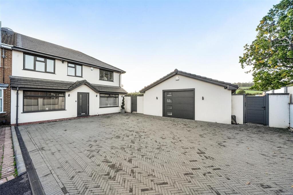 4-bed semi-detached on Fylton Croft, Bristol, £580,000