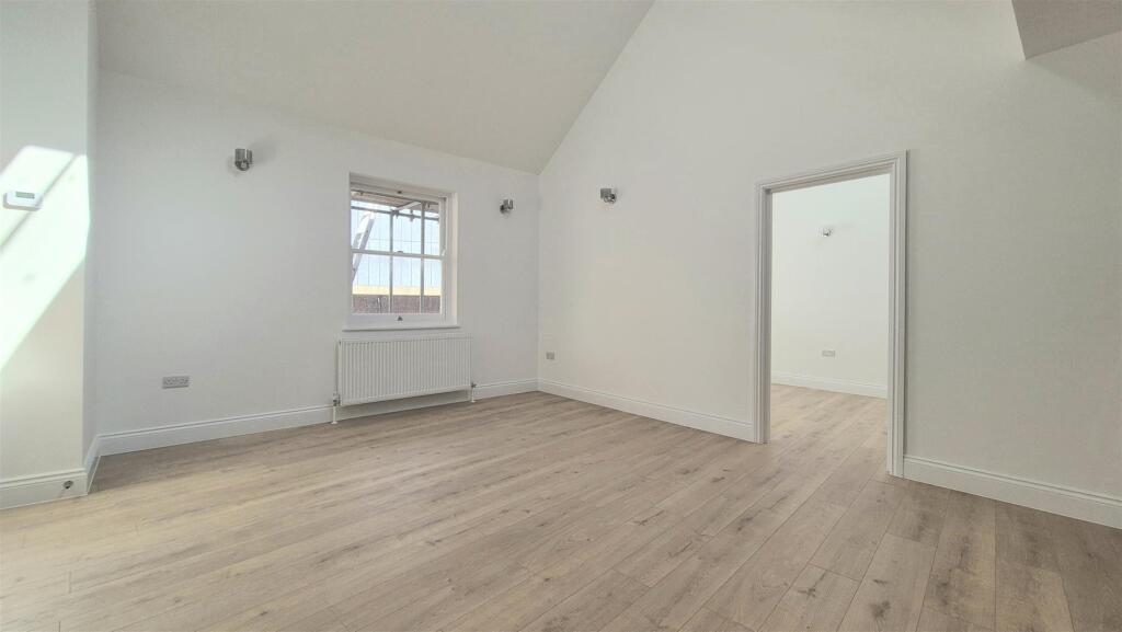 Apartment in Portsmouth - View 2