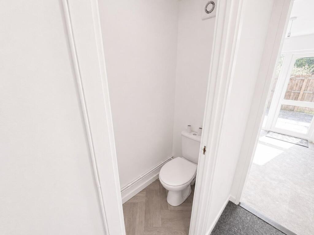 House in Dartford - View 5