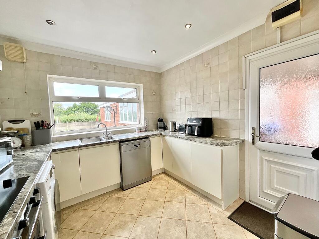 House in Stoke-on-Trent - More