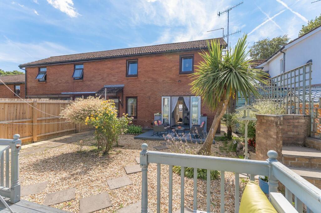 House in Newport, Pontnewydd - More