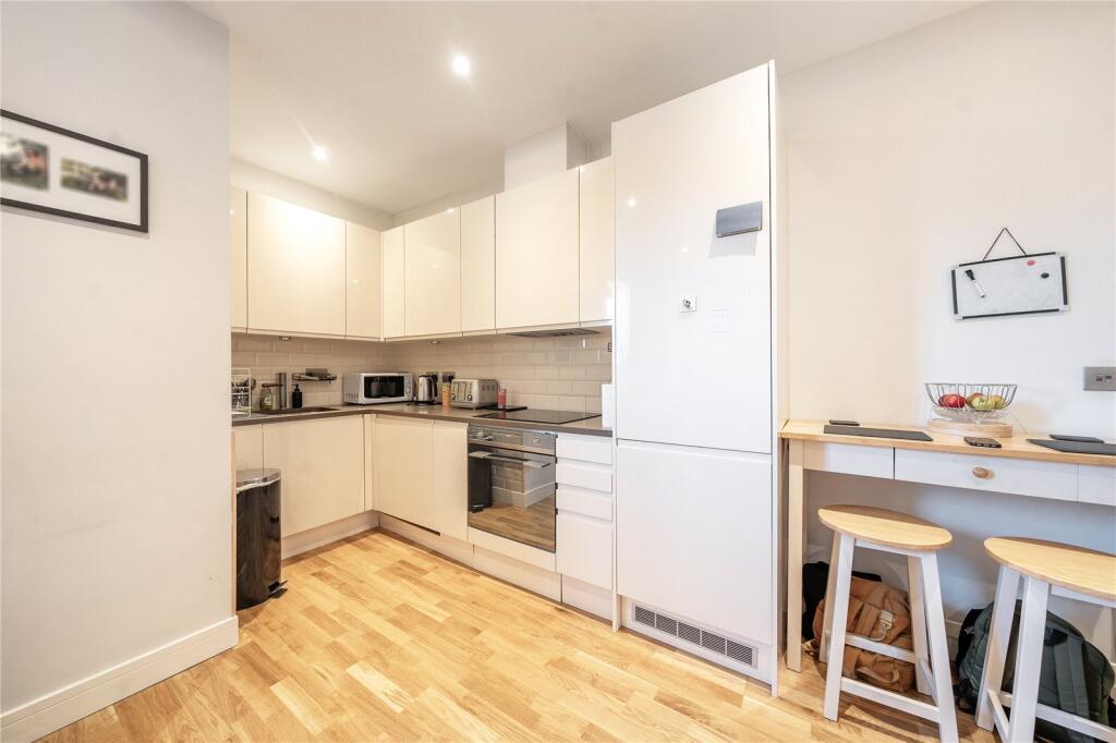 Apartment in Guildford - View 4