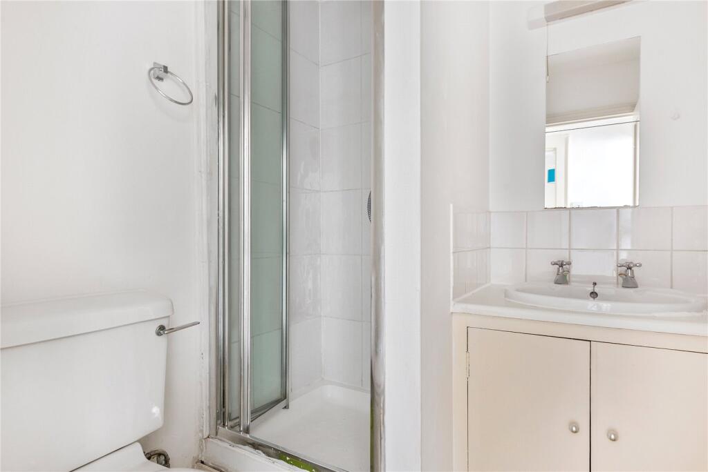 3 bedroom maisonette for rent