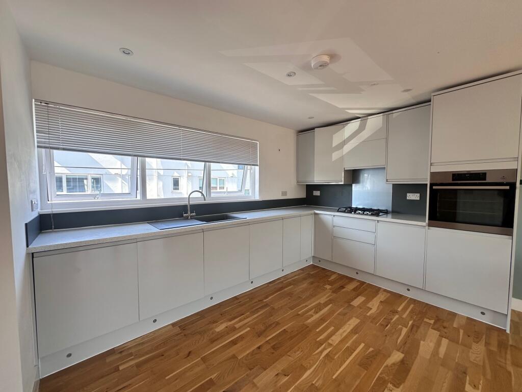 House in Truro - View 3
