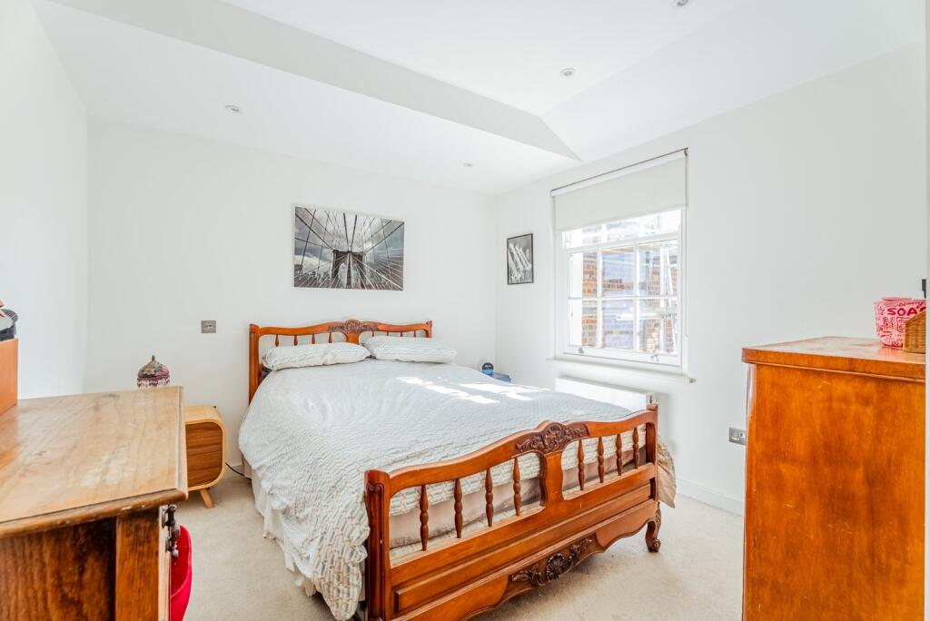 Apartment in St Albans, Townsend - View 6