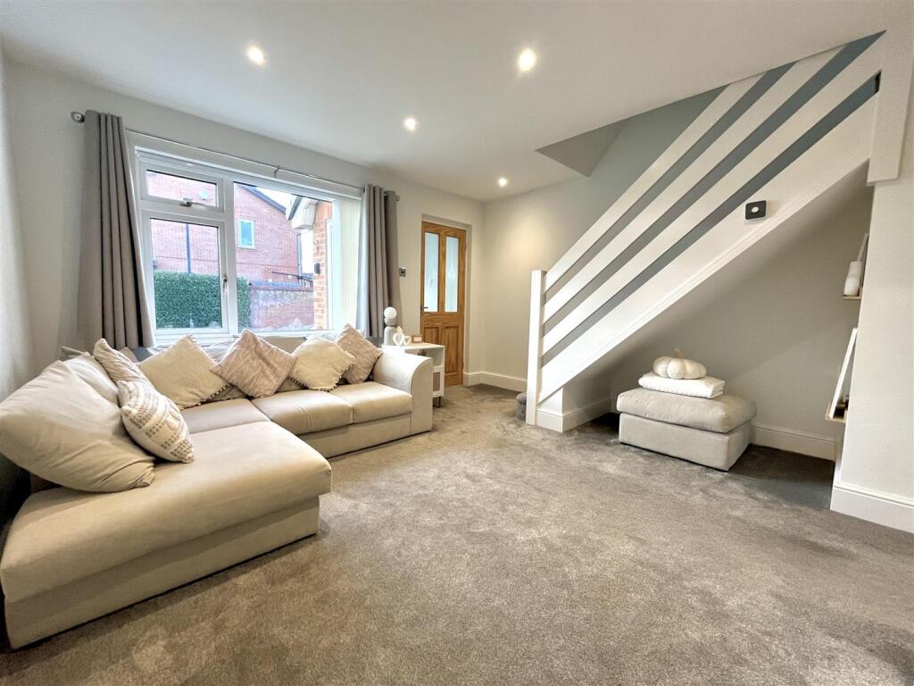 Widgeon Road, Broadheath, Altrincham photo 2