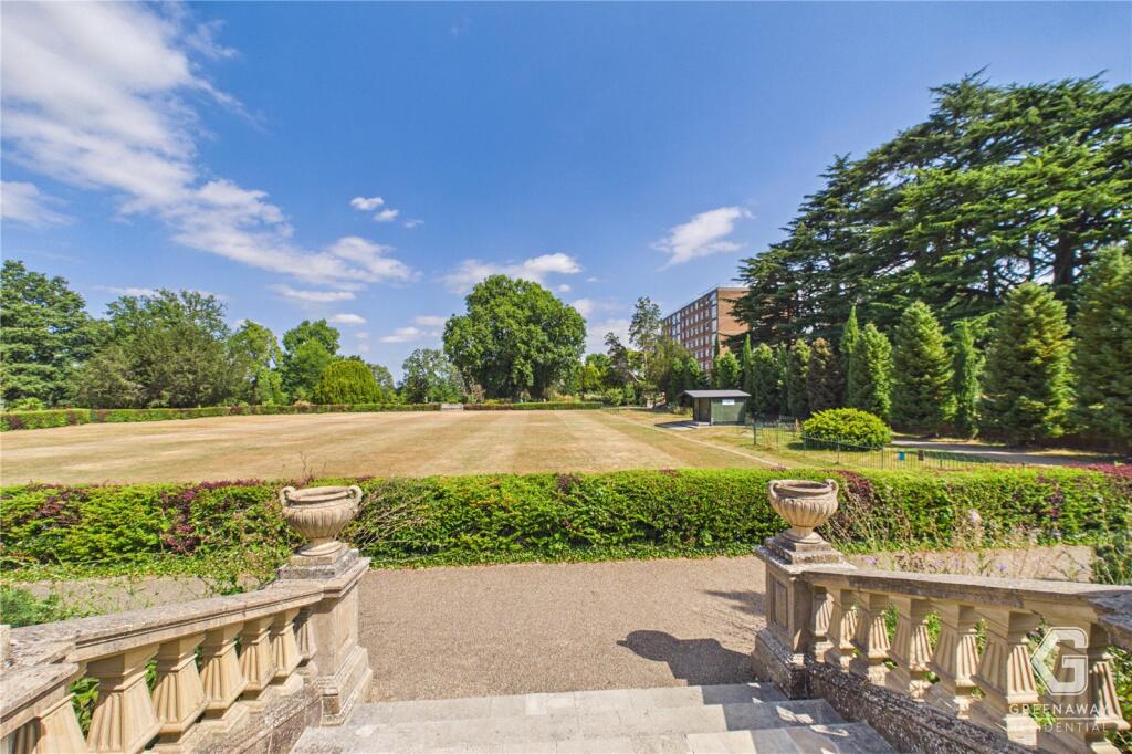 Apartment in Crawley, West Sussex - View 5