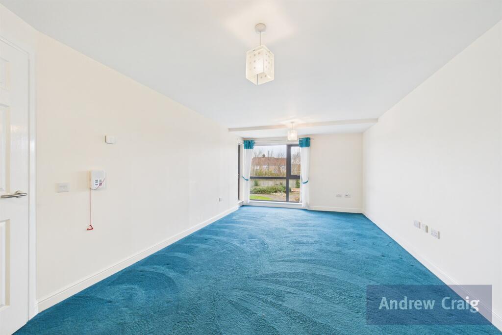 Apartment in North Tyneside, North East - View 4