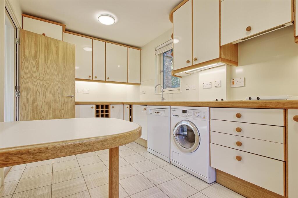 Apartment in Cambridge - View 5
