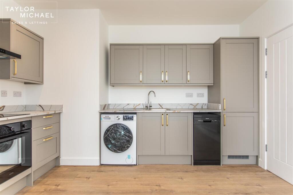 Apartment in Brighton - View 2