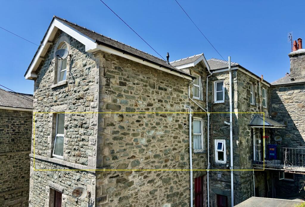 Main image of property: 2 Victoria Place, Barmouth, LL42 1PR