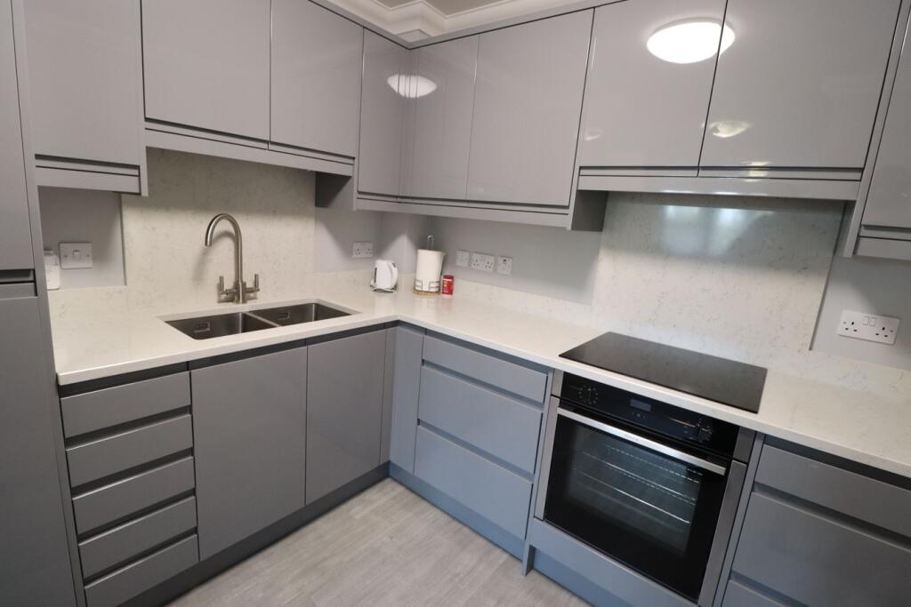 Apartment in Rochford, Hockley - View 4