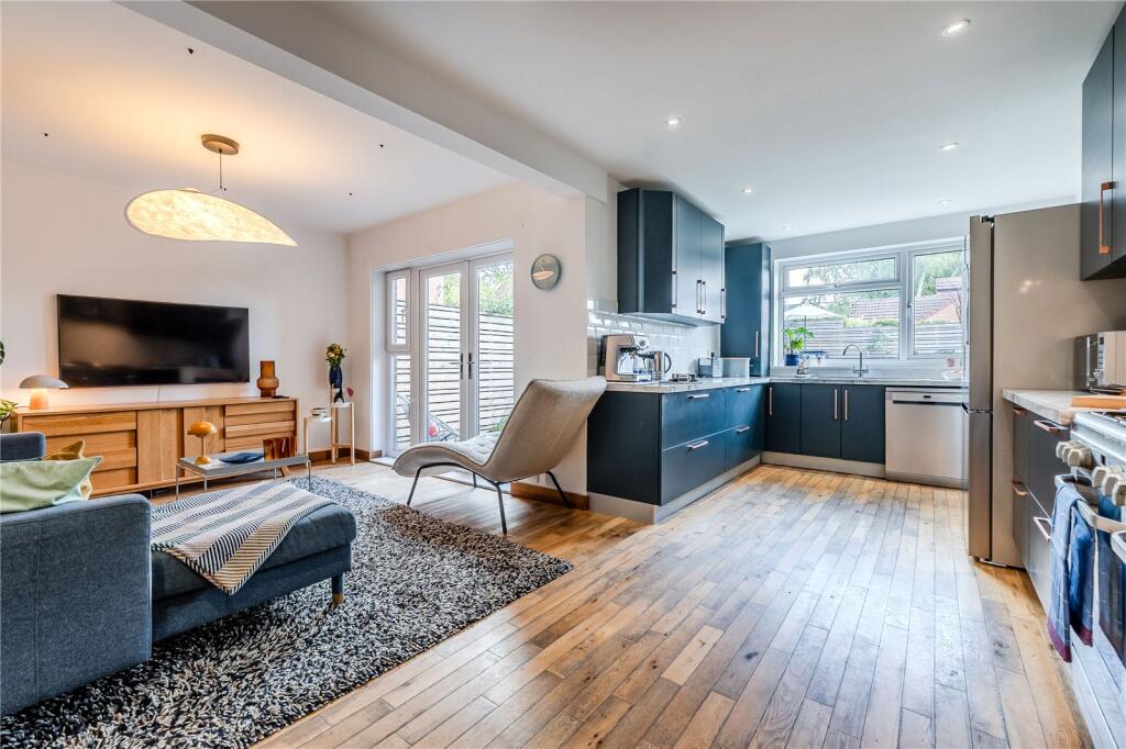 West End Rise, Horsforth, Leeds, West Yorkshire photo 4