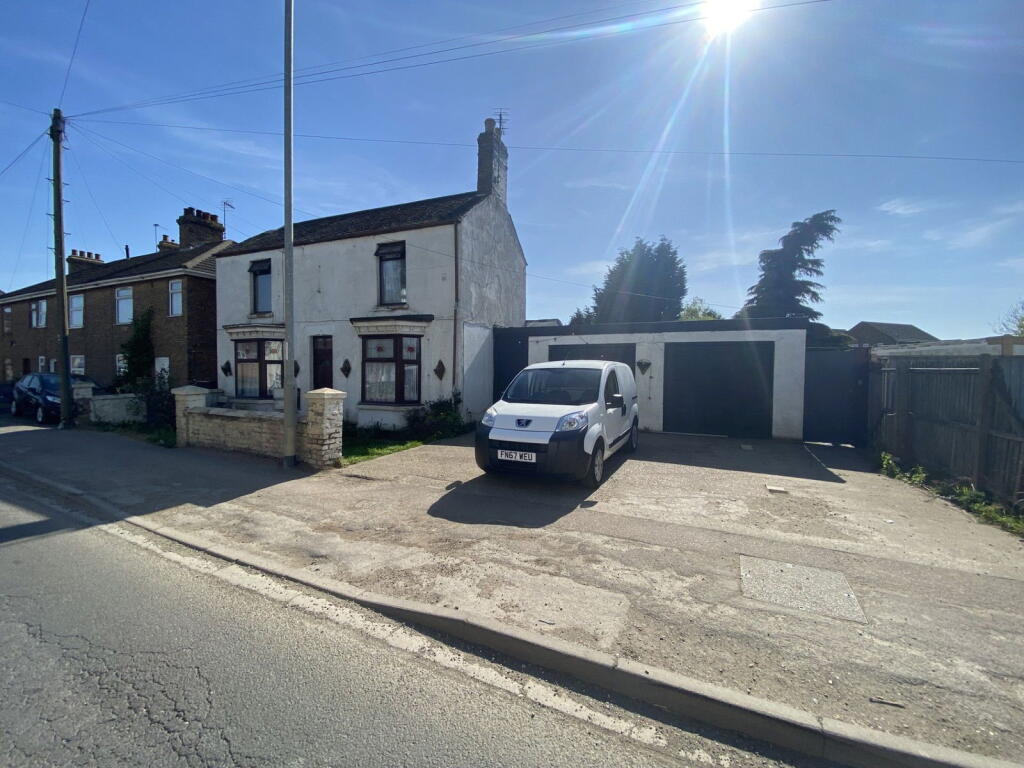 3-bed detached on West End, Whittlesey, Peterborough, PE7 1LR, £200,000