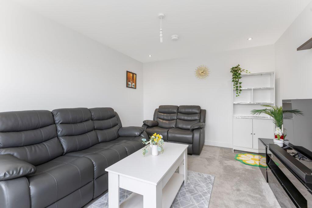 House in Edinburgh, West Craigs - View 3