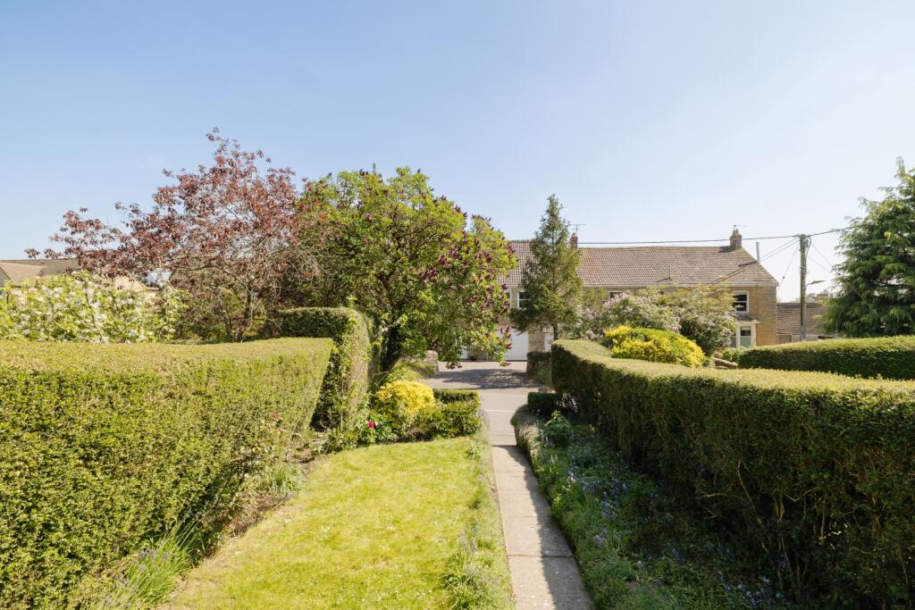 House in Gloucester - View 4