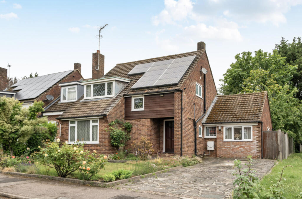 Main image of property: Lingholm Way, Barnet, EN5