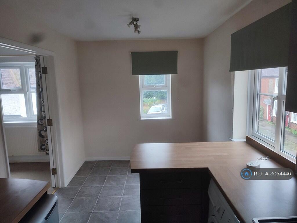 Apartment in Southampton - View 4