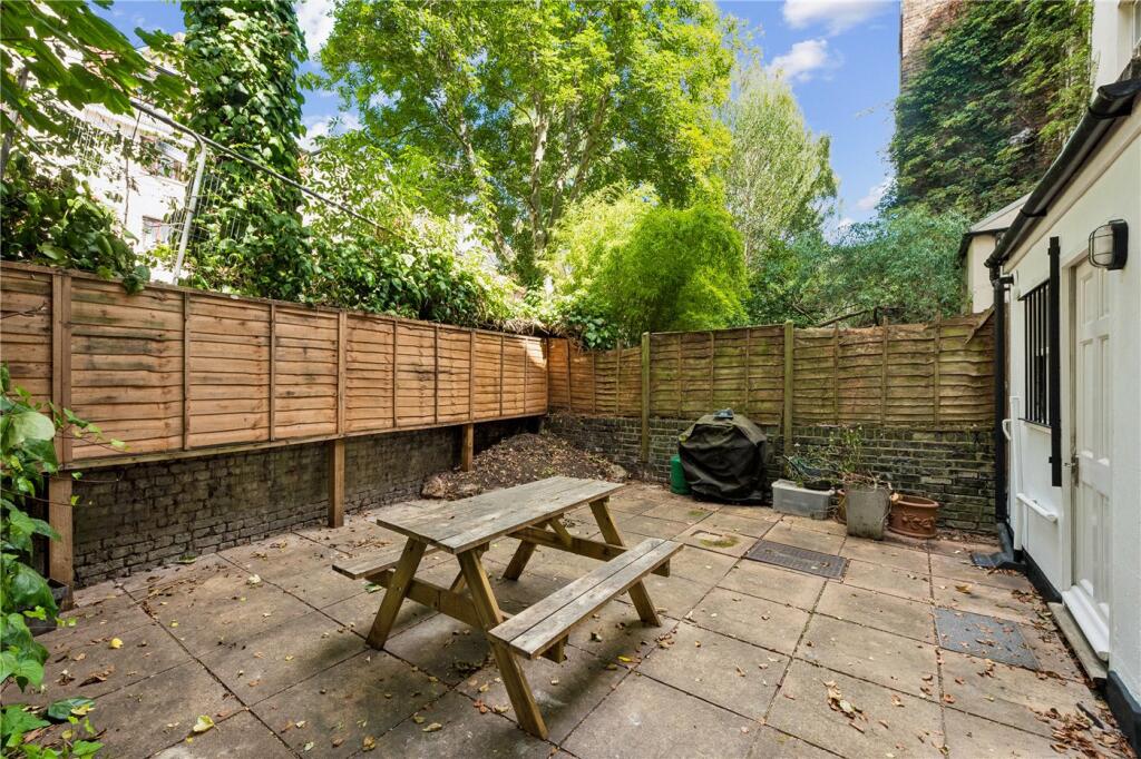 House in London, Angel, Islington - View 4