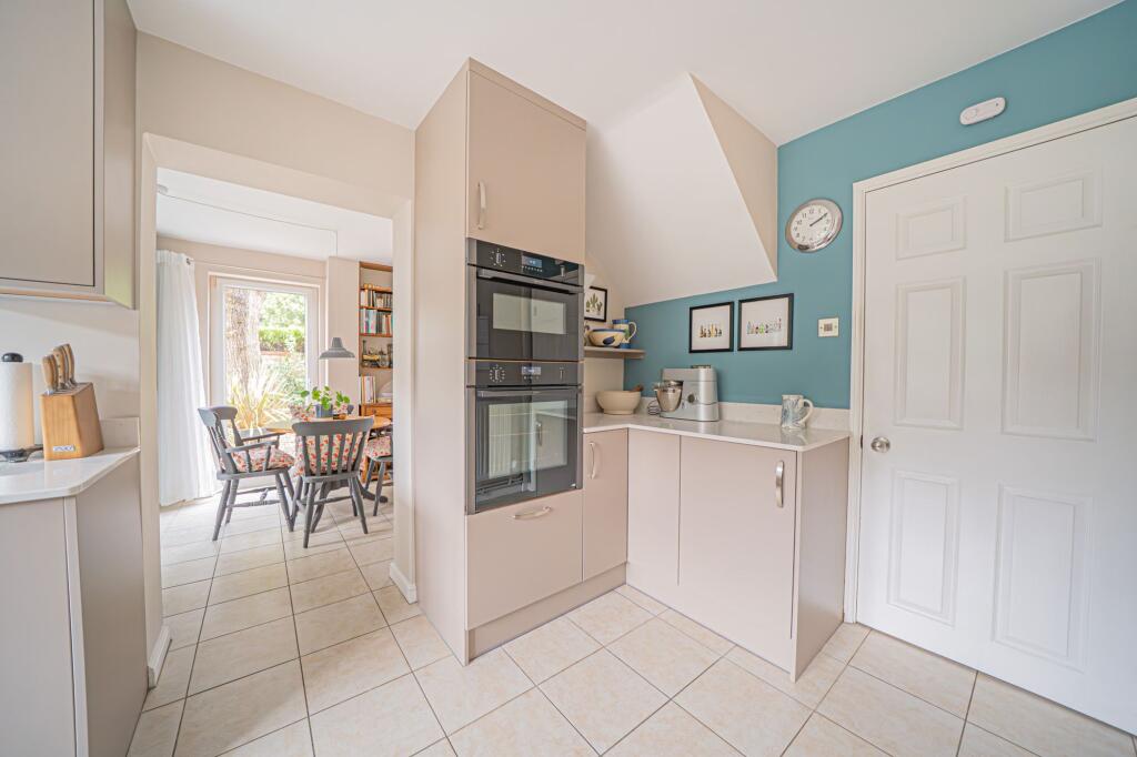 Stoneton Crescent, Balsall Common, CV7 photo 4
