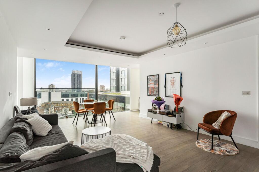 Main image of property: Bollinder Place, Carrara Tower, EC1V