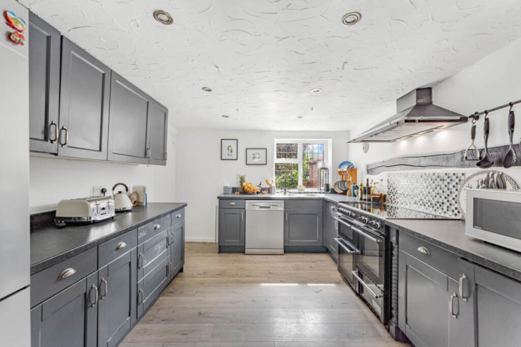 House in Lane End, Buckinghamshire - View 5