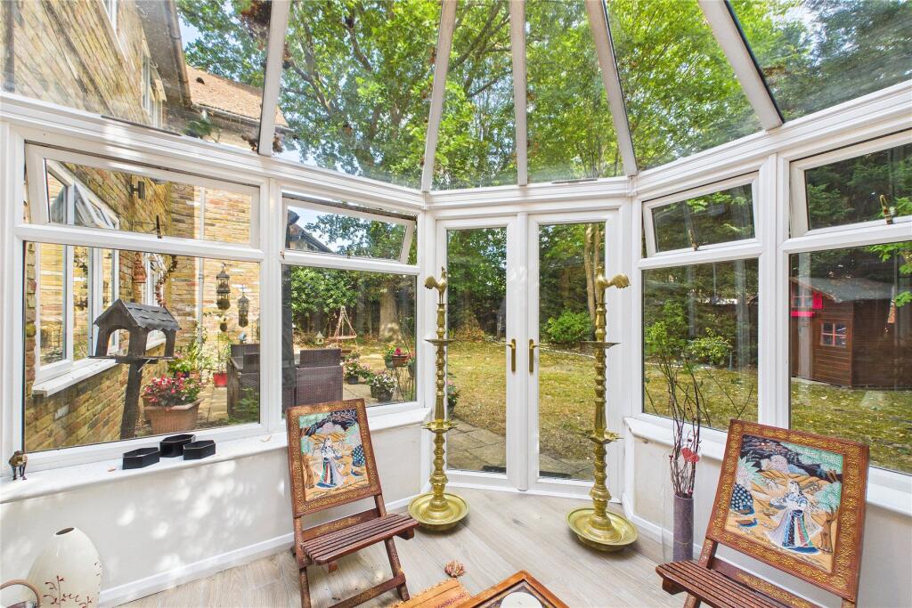 House in Surrey Heath, Windlesham - More