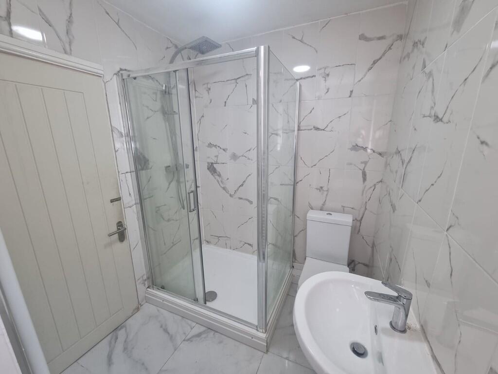 House in Birmingham, West Midlands - More