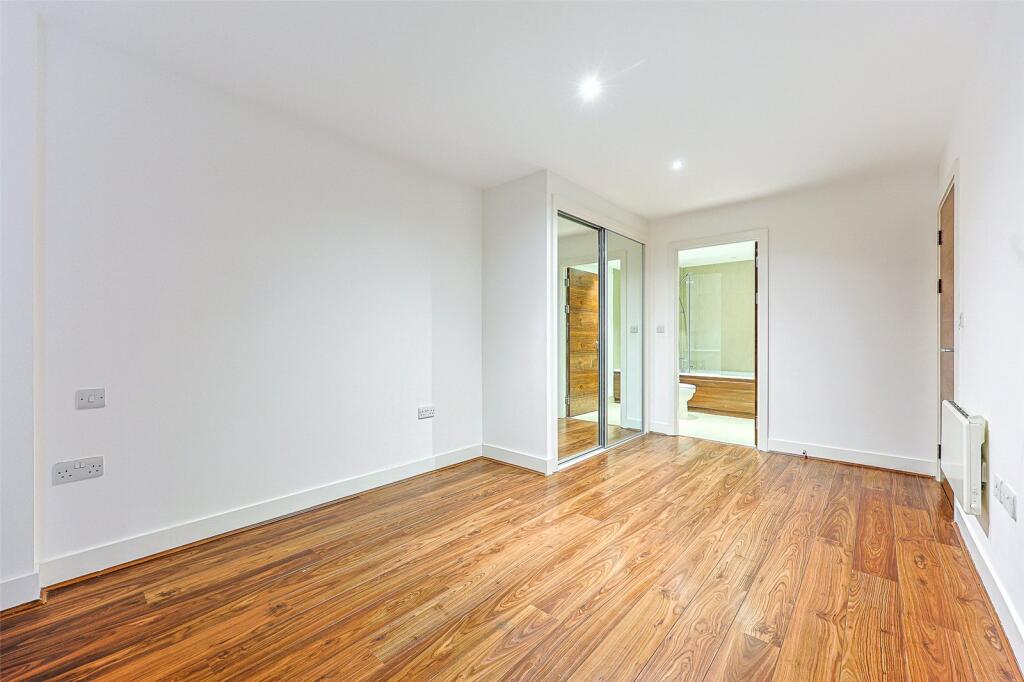 Apartment in London - View 5