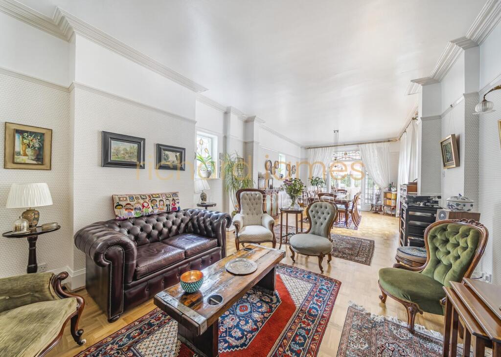 House in London - View 2