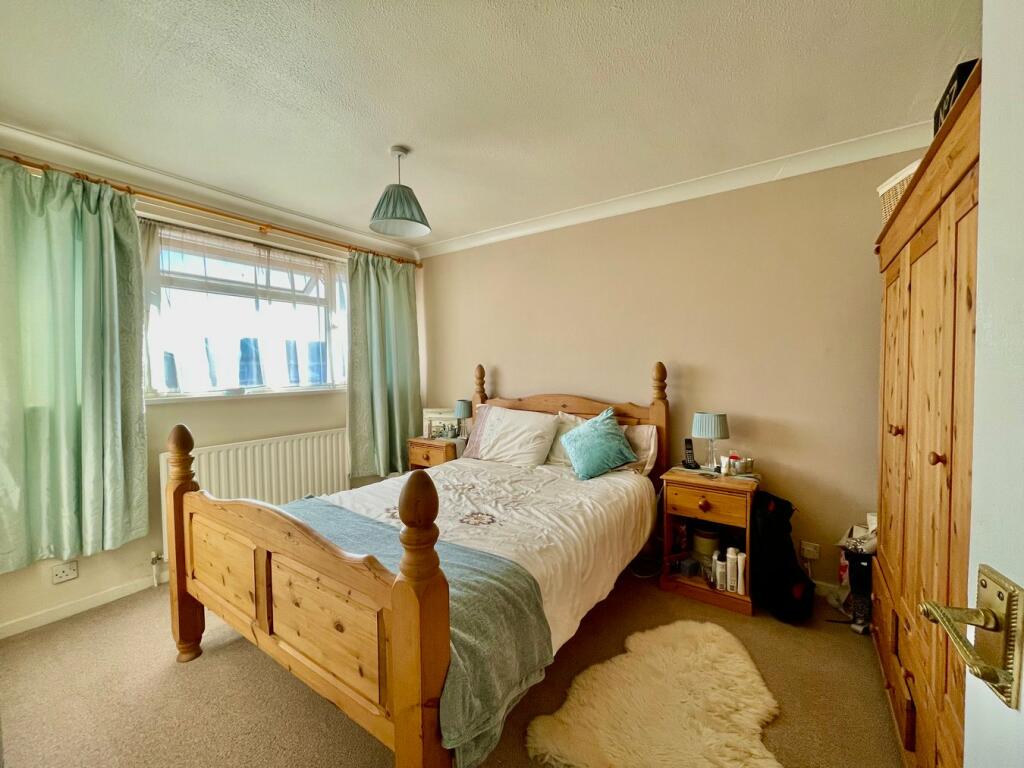 Springfield Gardens, Deanshanger, Milton Keynes, MK19 photo 4