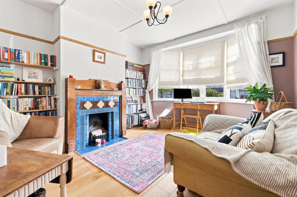 House in Epping Forest, Buckhurst Hill - View 2