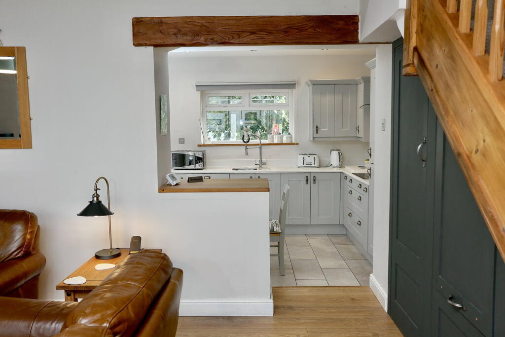 House in Newport - View 3