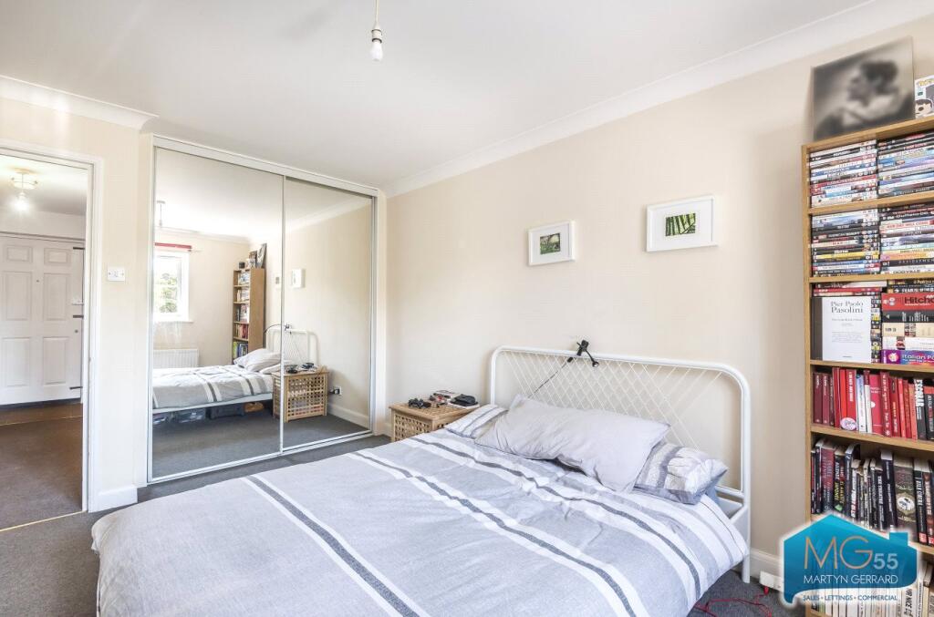Apartment in London - View 5