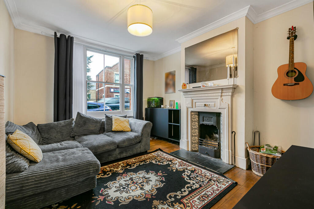 House in Twickenham - View 2