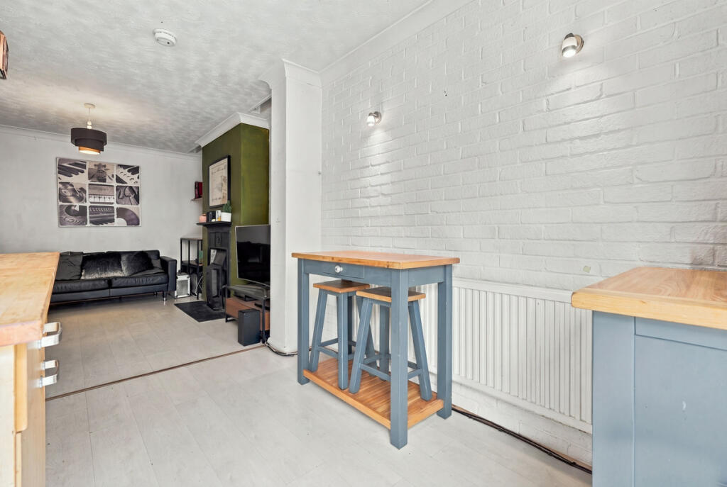 Apartment in Southend-on-Sea, Leigh-on-Sea - View 4