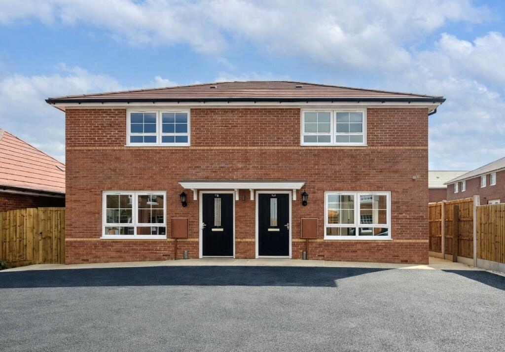 2-bed semi-detached on Arrowhead Place, Dunmow, Essex, £205,000