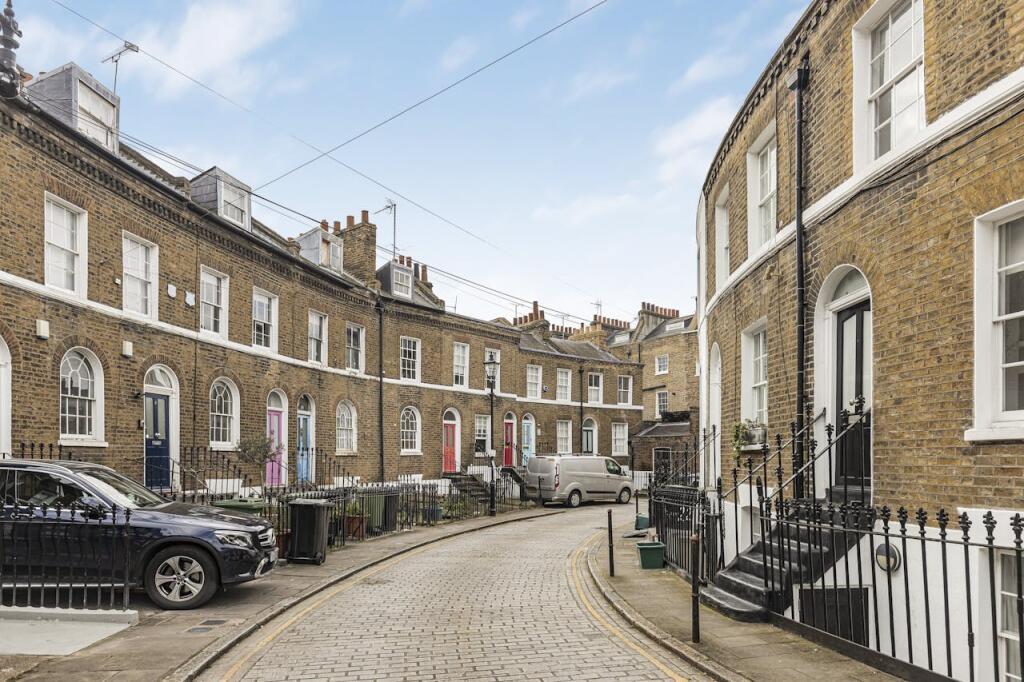 Main image of property: Keystone Crescent, London, N1 9DS