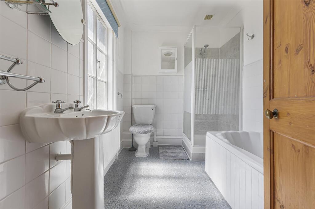 House in Tonbridge - More