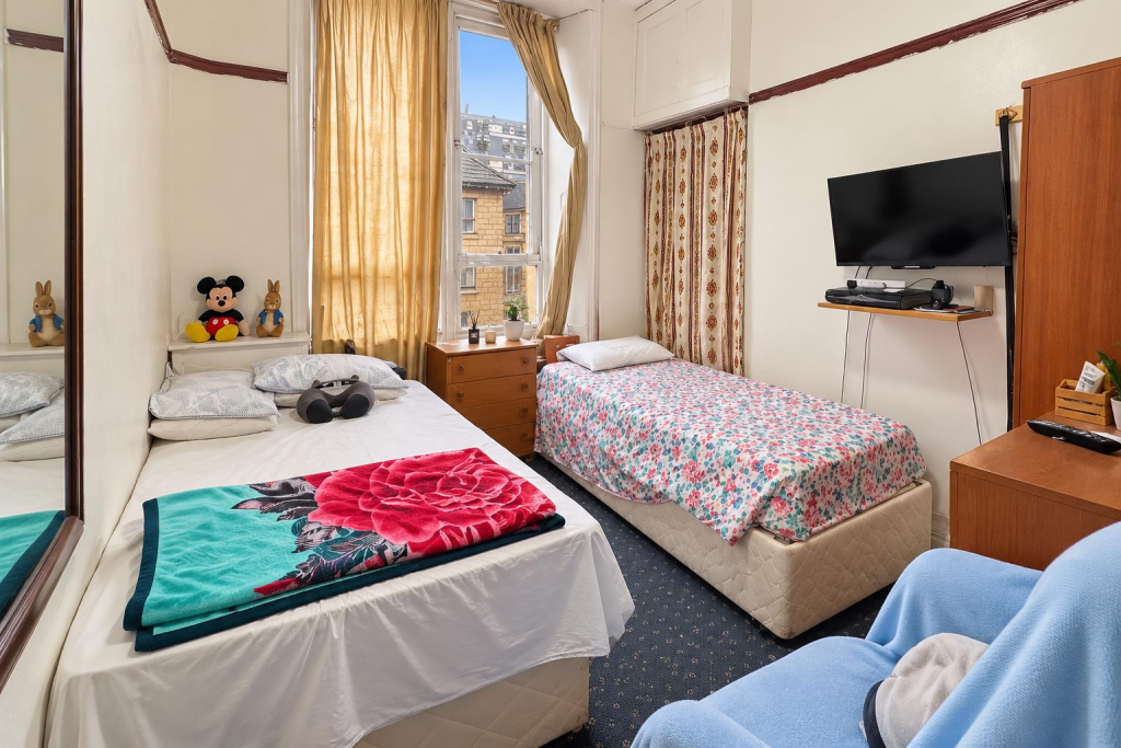 Apartment in Glasgow - View 5
