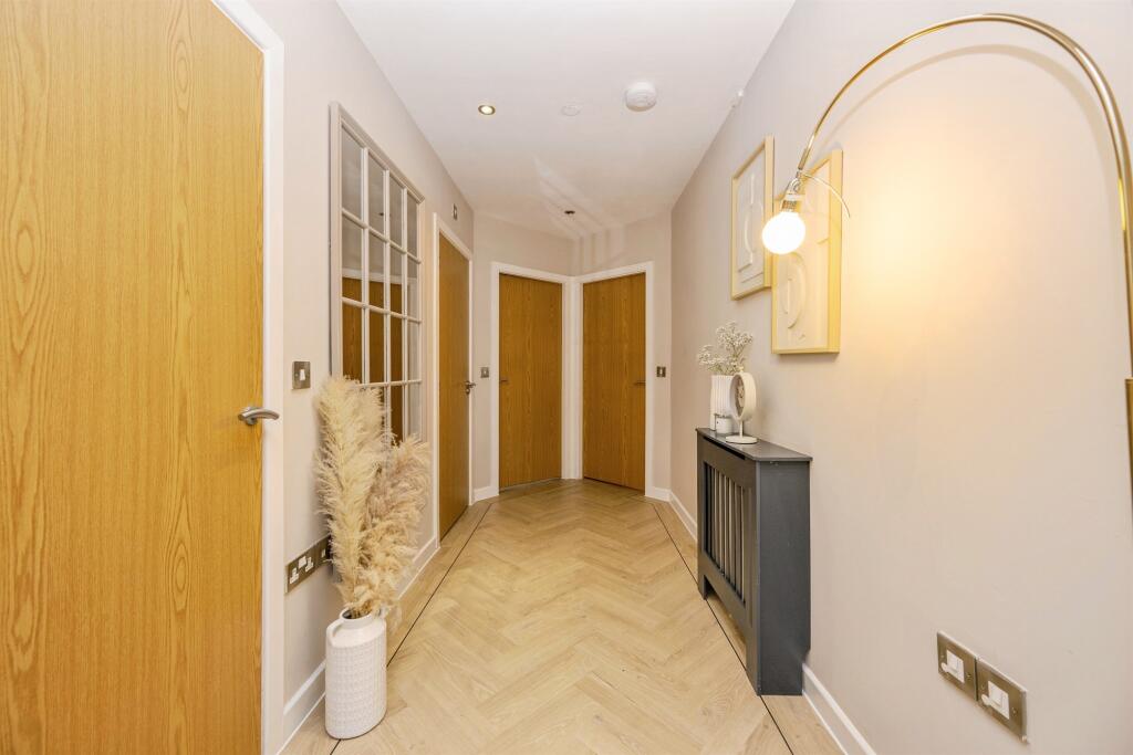 Apartment in Cannock Chase, Norton Canes - More