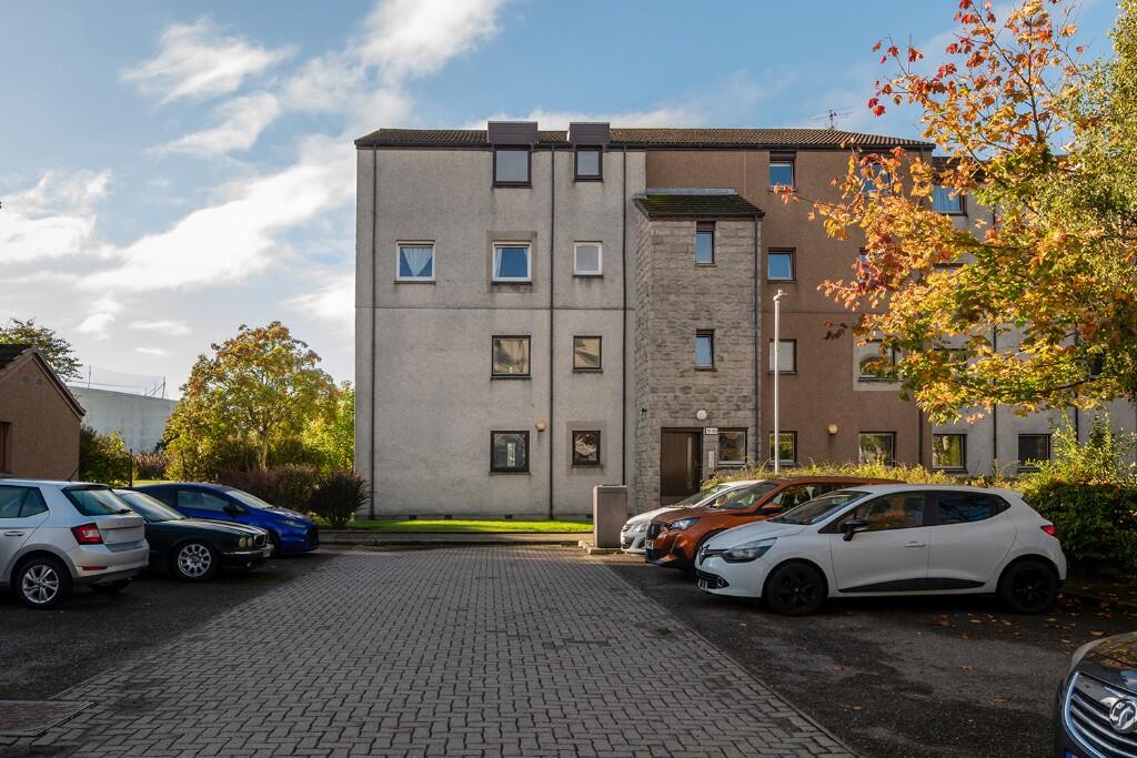 3-bed flat on 79, Headland Court, Aberdeen, £83,000