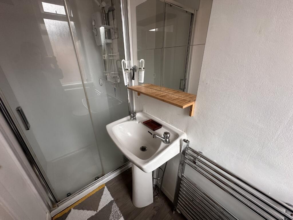 Apartment in Motherwell, North Lanarkshire - View 2